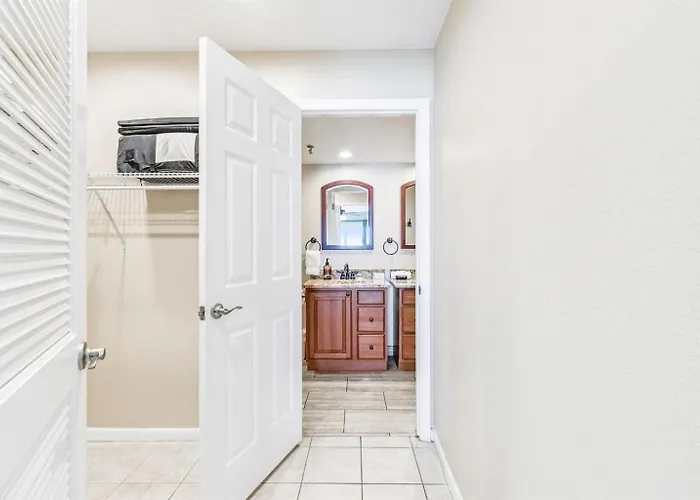 Oceanfront Bliss At Seagate With Heated Pool Apartment