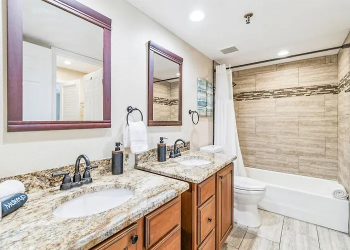 Apartment Oceanfront Bliss At Seagate With Heated Pool *